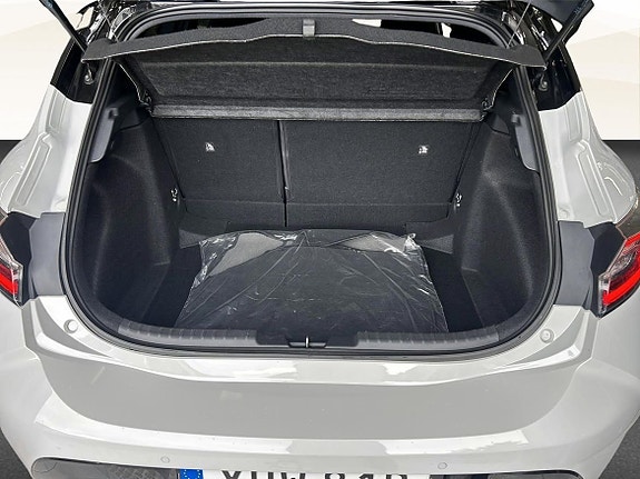 Toyota Corolla 13 of 19