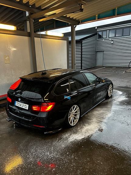 BMW 318d 2 of 9