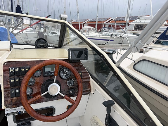 Fjord 21 weekender 1985 med nyare motor 18 of 23