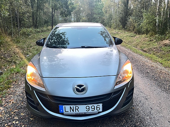Mazda 3 2 of 26