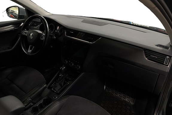 Skoda Octavia Scout 15 of 26