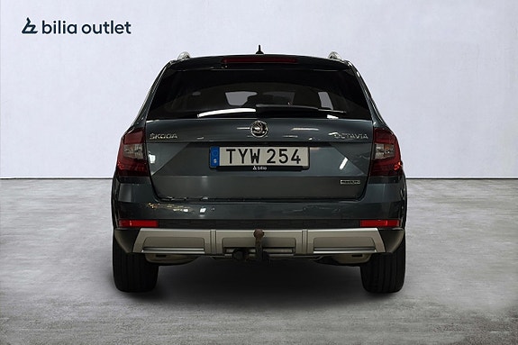 Skoda Octavia Scout 7 of 26