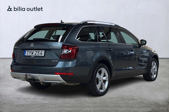 Skoda Octavia Scout 6 of 26