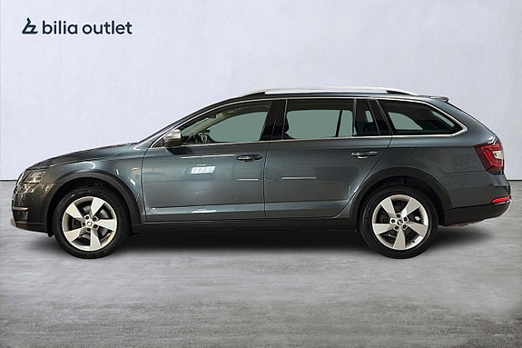 Skoda Octavia Scout 9 of 26