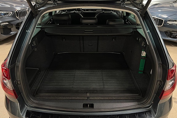 Skoda Octavia Scout 10 of 26