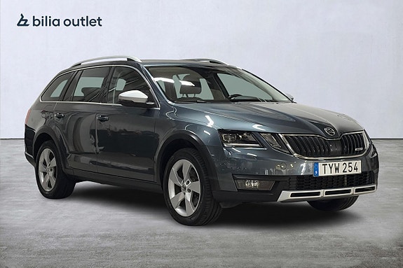 Skoda Octavia Scout 4 of 26