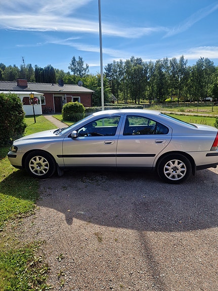 Volvo S60 4 of 6