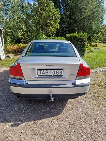 Volvo S60 5 of 6