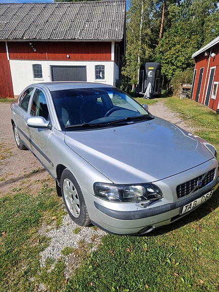 Volvo S60 3 of 6