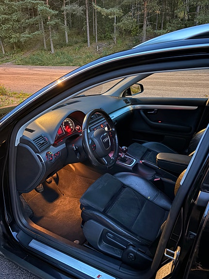 Audi A4 5 of 7