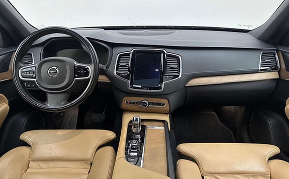 Volvo XC90 3 of 8