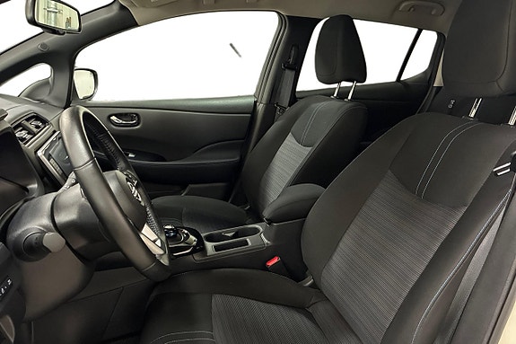 Nissan Leaf 13 of 28