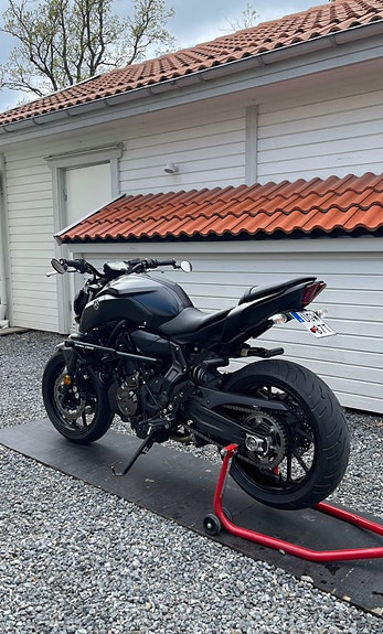 Yamaha MT-07 2 of 3