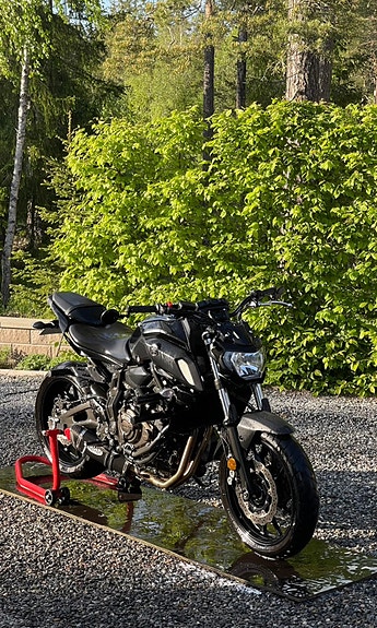 Yamaha MT-07 3 of 3
