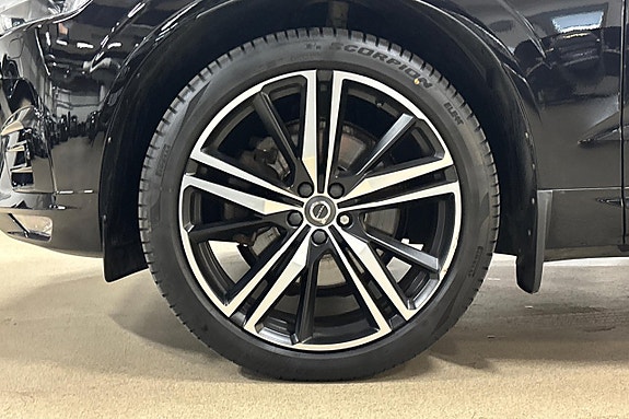 Volvo XC60 11 of 30