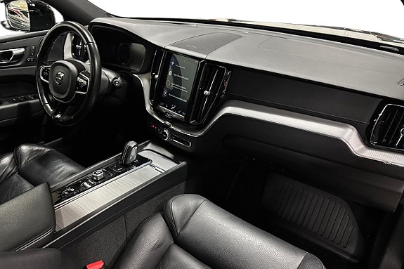 Volvo XC60 15 of 30