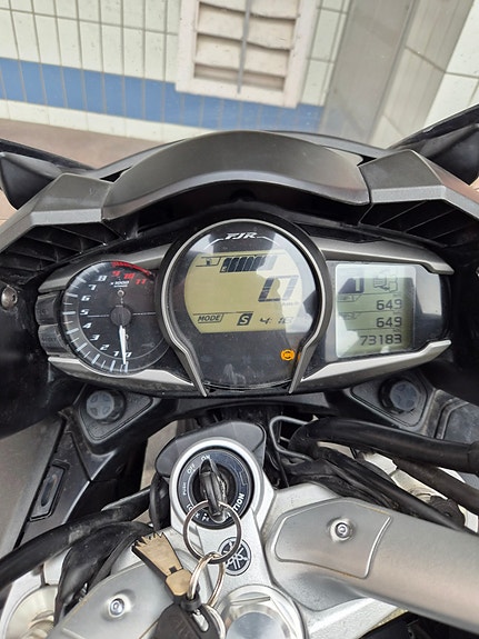 Yamaha FJR1300A 2 of 7