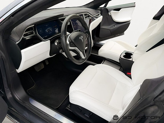 Tesla Model S 12 of 18