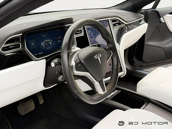 Tesla Model S 10 of 18