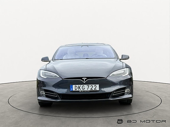 Tesla Model S 4 of 18