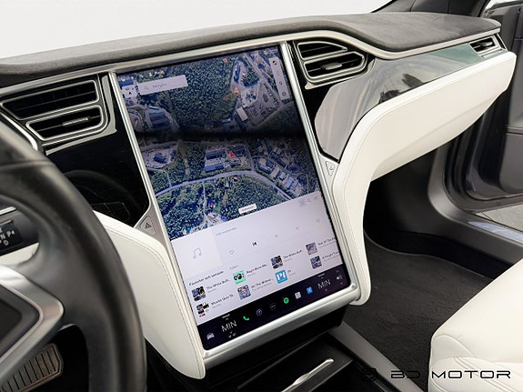 Tesla Model S 15 of 18