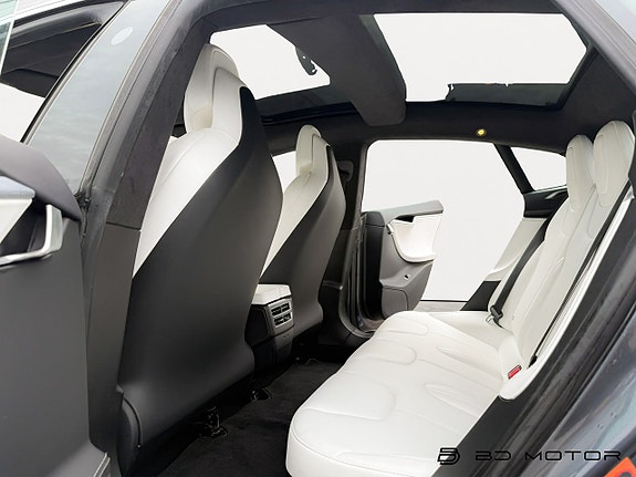 Tesla Model S 18 of 18