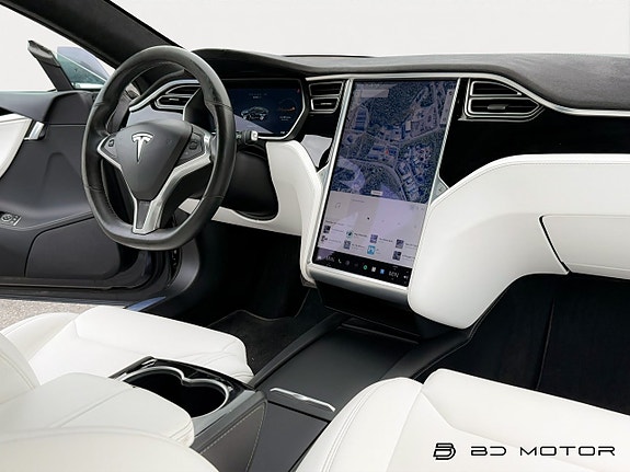 Tesla Model S 14 of 18