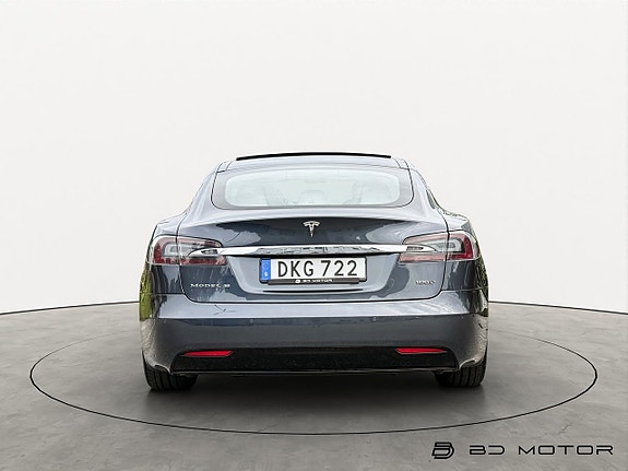 Tesla Model S 5 of 18