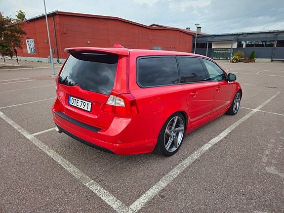 Volvo V70 3 of 6