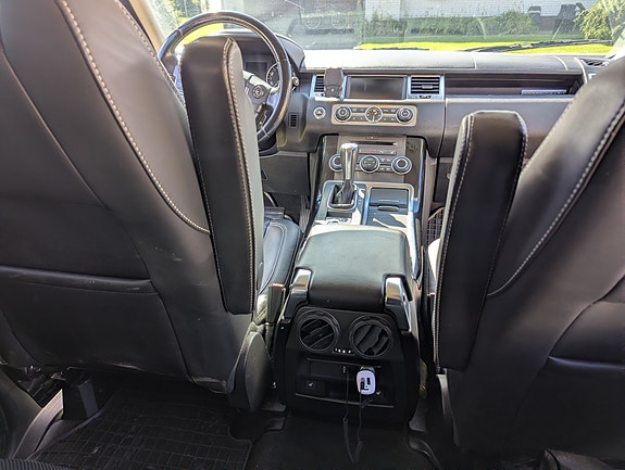 Land Rover Range Rover Sport 10 of 15