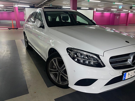 Mercedes-Benz C220 3 of 11