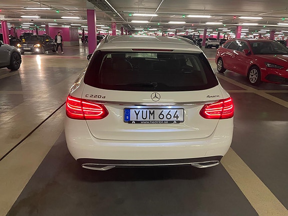 Mercedes-Benz C220 4 of 11