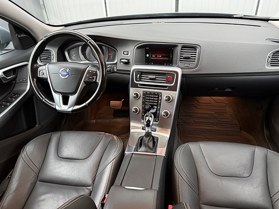 Volvo V60 9 of 15