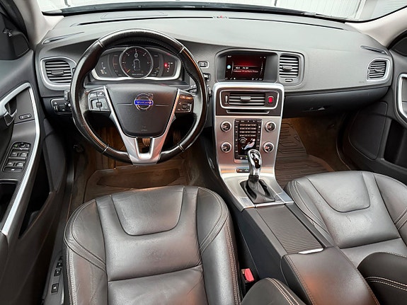 Volvo V60 8 of 15