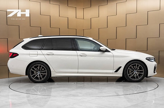 BMW 530e 2 of 4