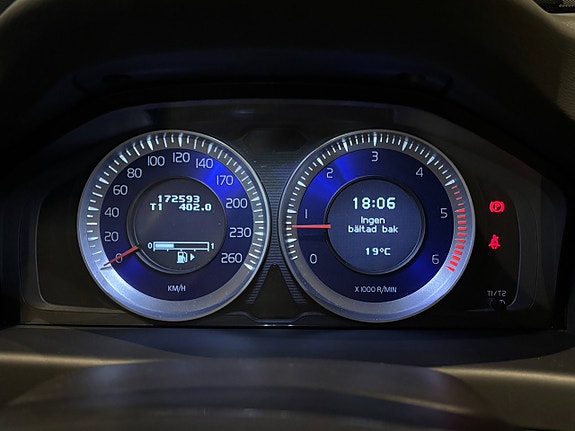 Volvo V70 14 of 30