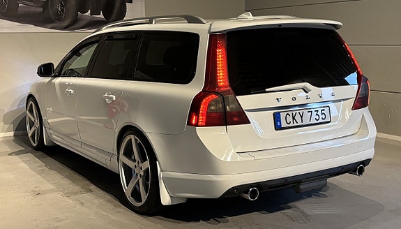 Volvo V70 25 of 30