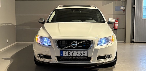 Volvo V70 6 of 30