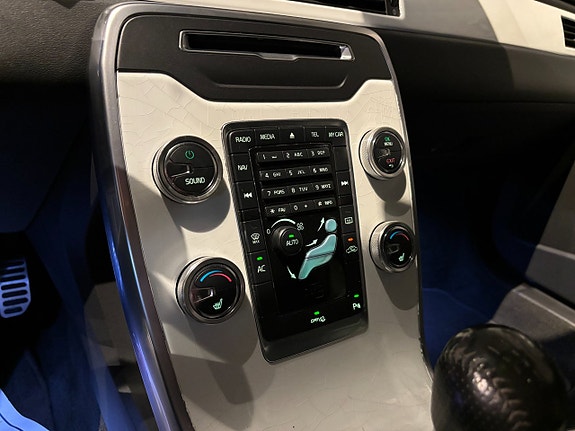 Volvo V70 15 of 30