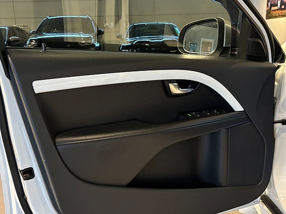 Volvo V70 11 of 30