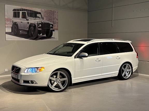 Volvo V70 2 of 30