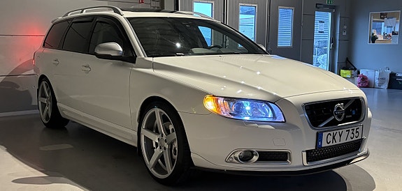 Volvo V70 8 of 30