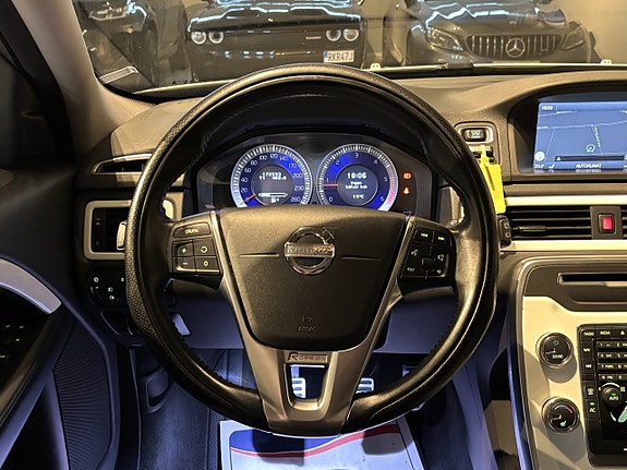 Volvo V70 16 of 30