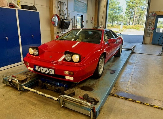 Lotus Esprit 9 of 20