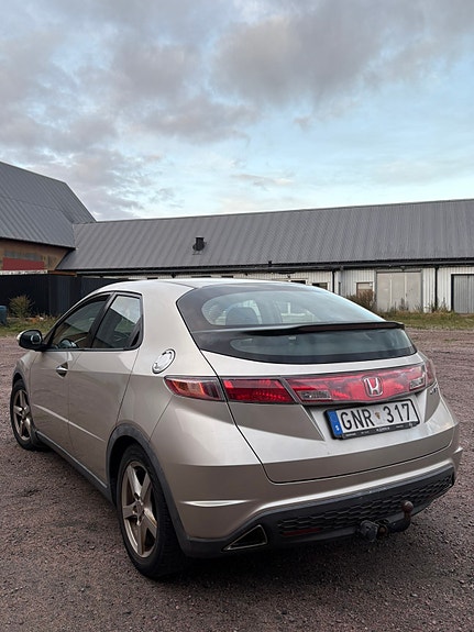 Honda Civic 4 of 7
