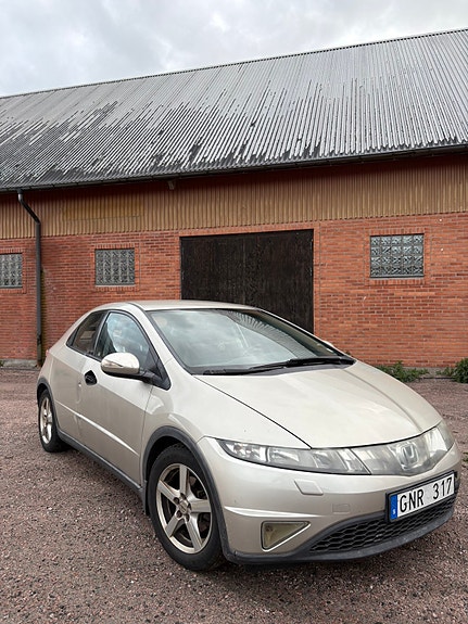 Honda Civic 2 of 7