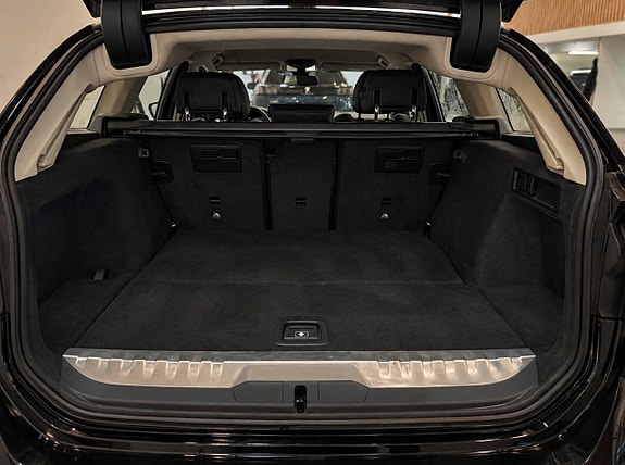 BMW 330e 6 of 7