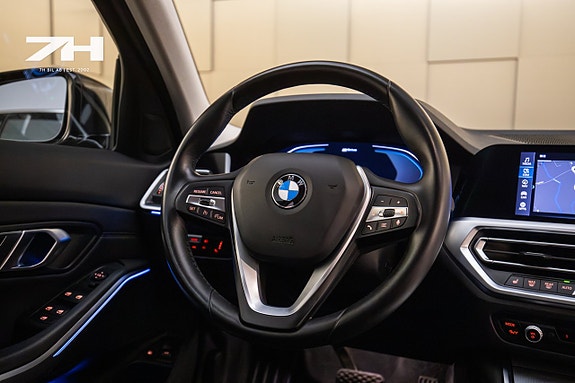 BMW 330e 10 of 20