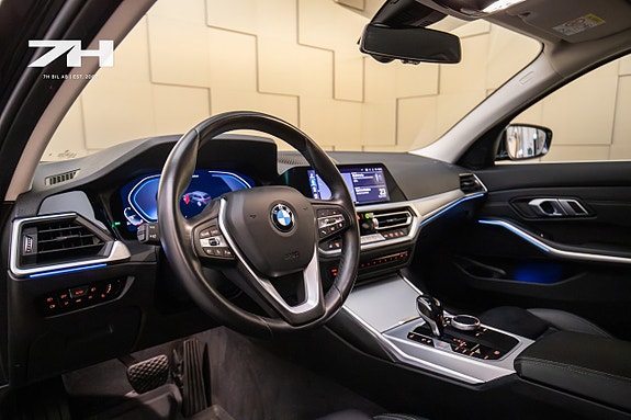 BMW 330e 9 of 20