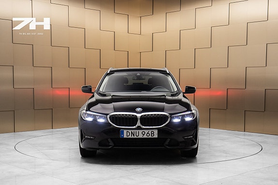BMW 330e 8 of 20